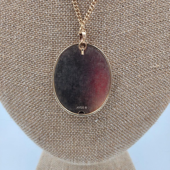 Vintage 1974 Avon Florentine Flowers Oval Pendant Long Chain Necklace 26 in - Picture 2 of 6